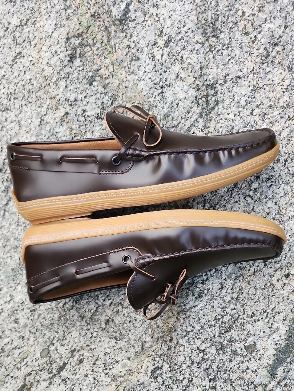 Tod's Dark Brown Leather Boat Shoes with Tan Sole Made In Italy Size 8